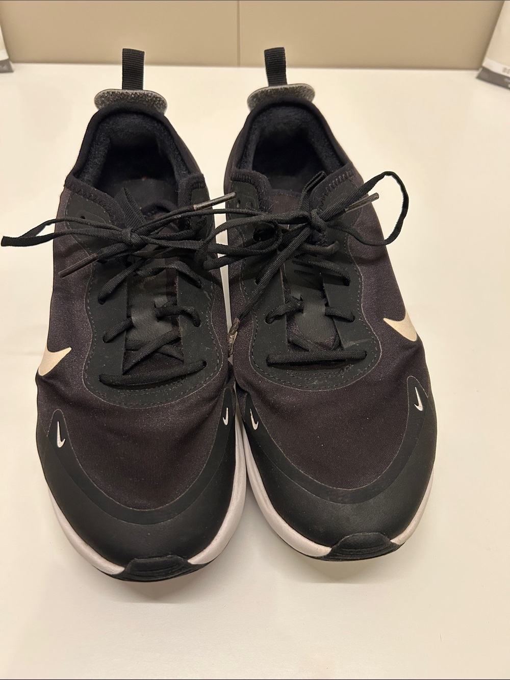 Nike Air Max Dia Size 9